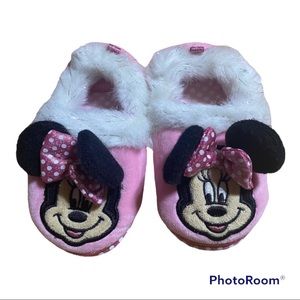 Barely worn Minnie mouse slippers